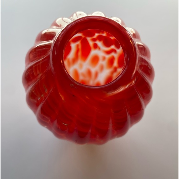 Hand blown amberina color Murano style glass vase. - Picture 3 of 5